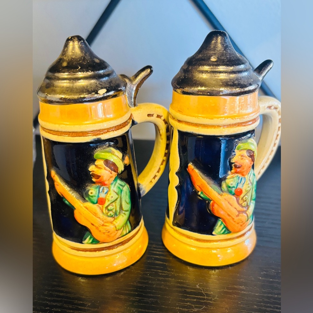 Vintage Beer Stein Salt & Pepper Shakers Set German Couple Relief Ceramic Japan